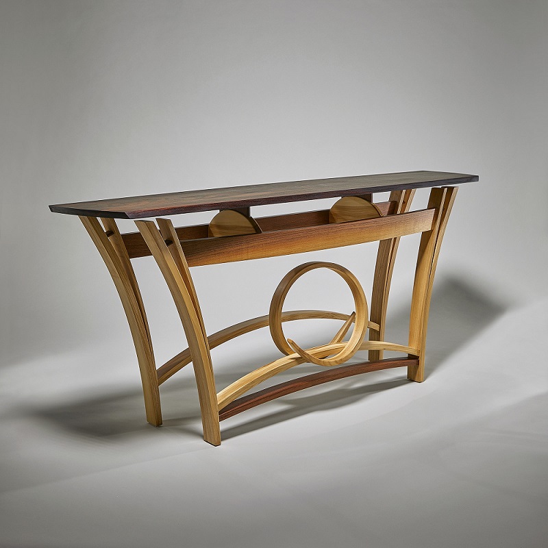 Saskatchewan Craft Council Gallery - Entrance/Sofa Table; Artist: Robert Holowaty 2021; Photo: Kevin Hogarth